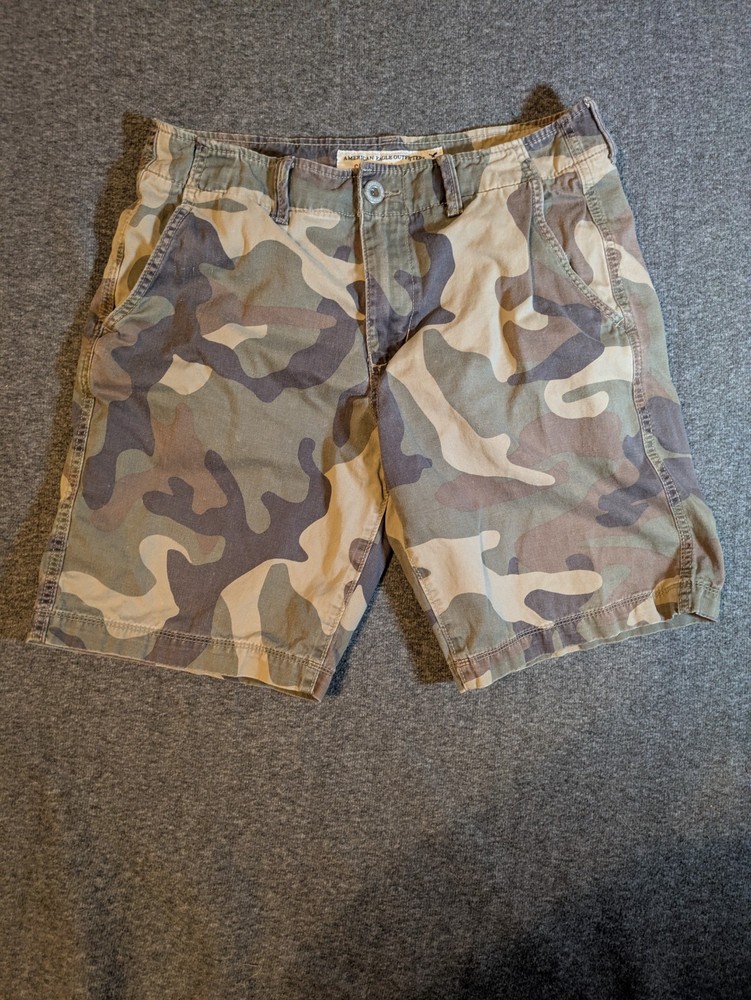 American Eagle Shorts Men's Green Camo Classic Short Outdoor  32x10