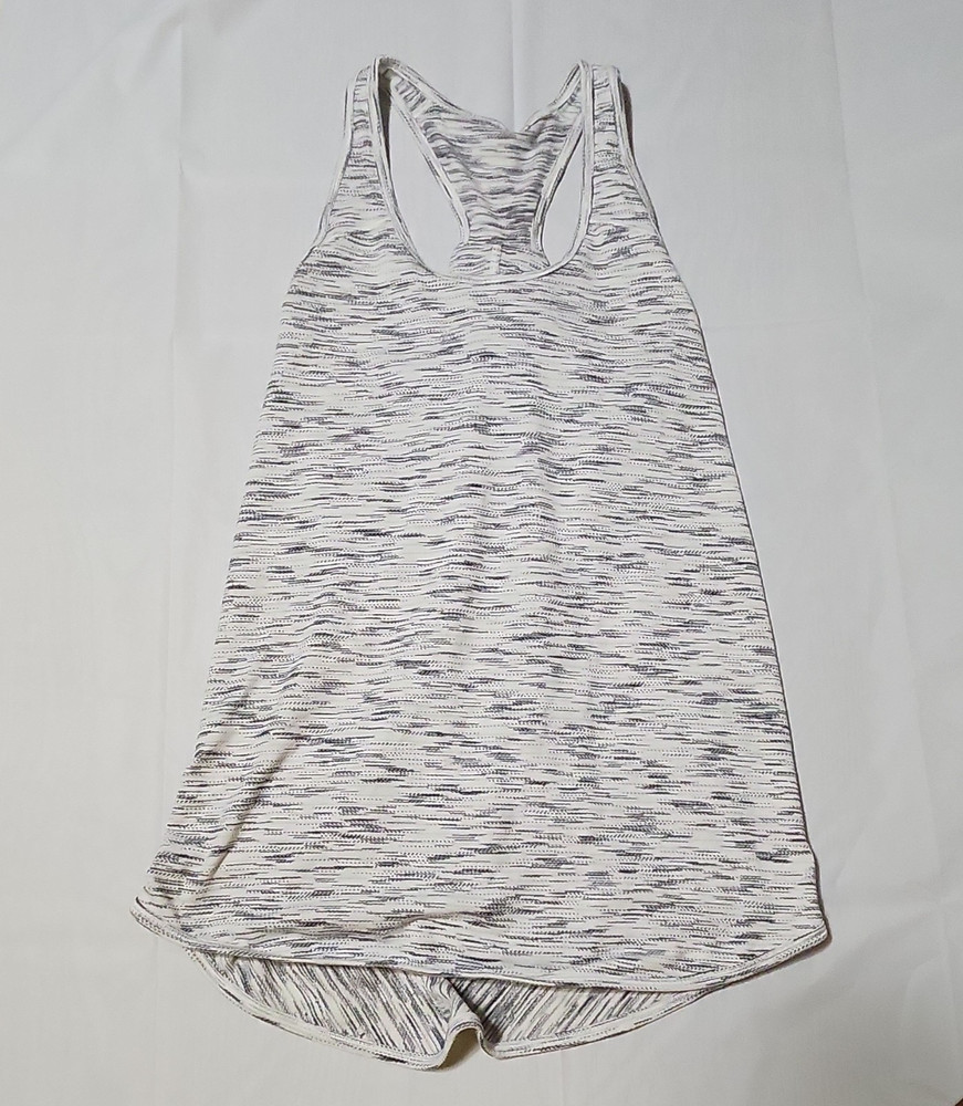 Lululemon White Black Striped Love Tank pleated Top Athletic Scoop Neck Size 4