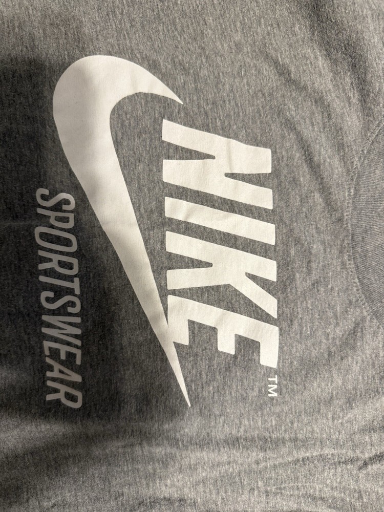 Women’s XL Nike T-shirt