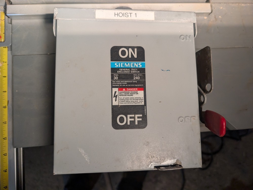 Siemens GF321N Enclosed Switch, 30 Amp, 240 Volt General Duty