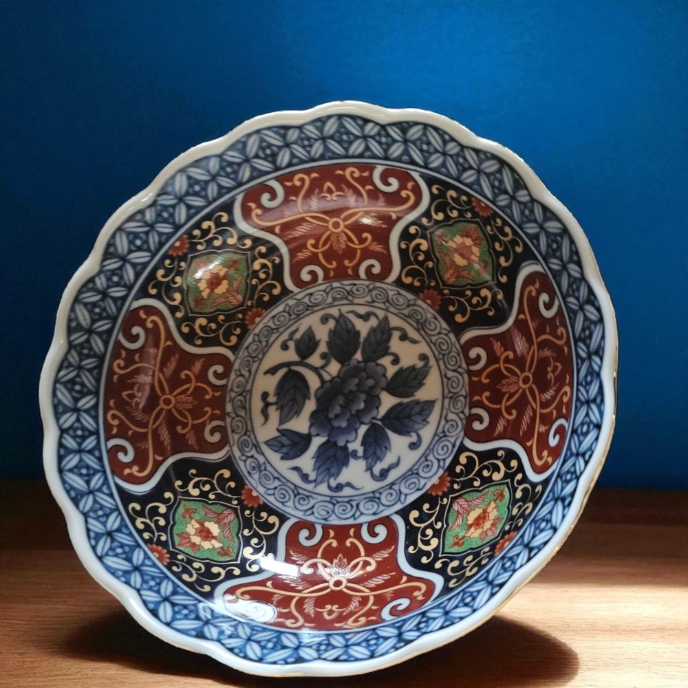 Arita Ware Porcelain Imari Scolloped Edge Bowl