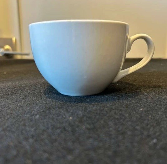 White Ceramic Coffee Mug 12 fl oz Contemporary Solid Round Decorated Cup