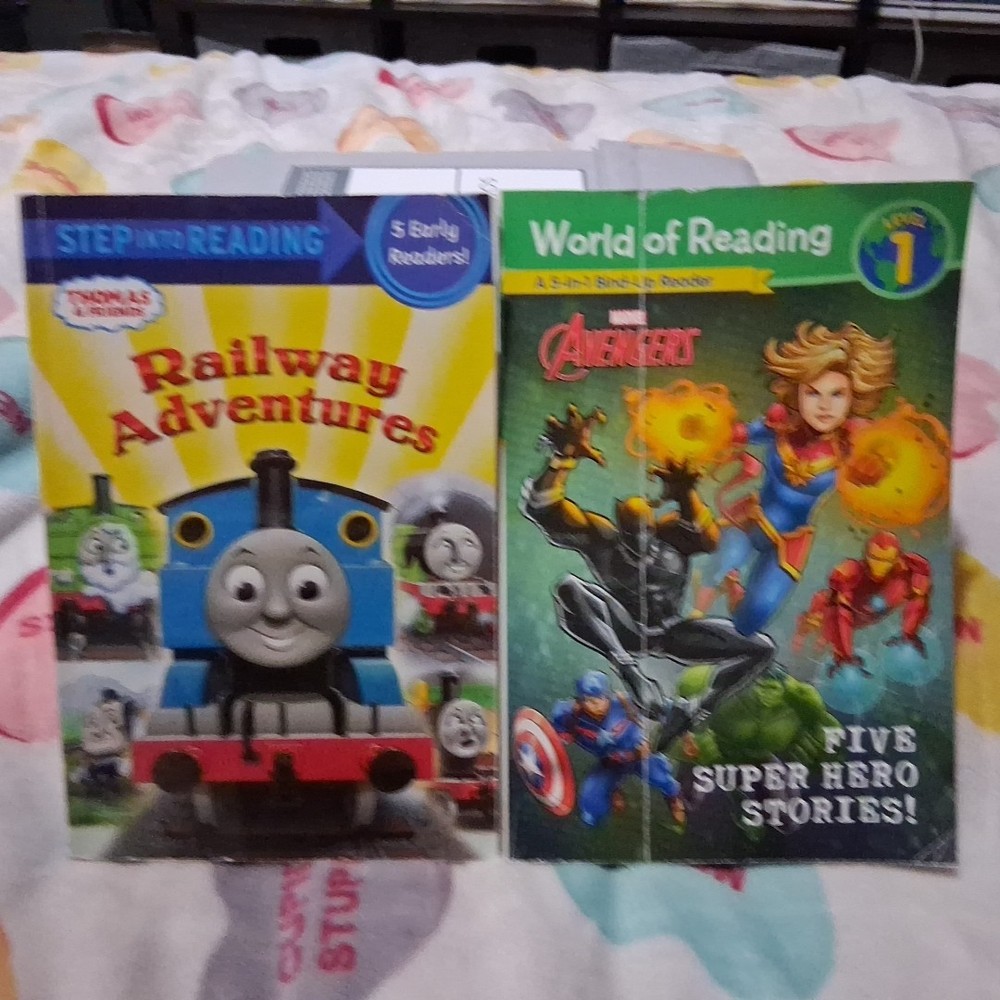 Lot x2 Early Reader Books Early And Level 1 Reading Avengers&Thomas 5 In 1 Books