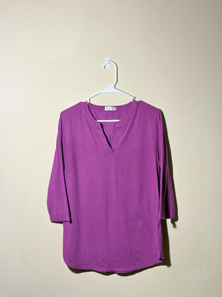 Sherosa Size Medium Women's V-Neck Tunic Top in Vibrant Fuchsia