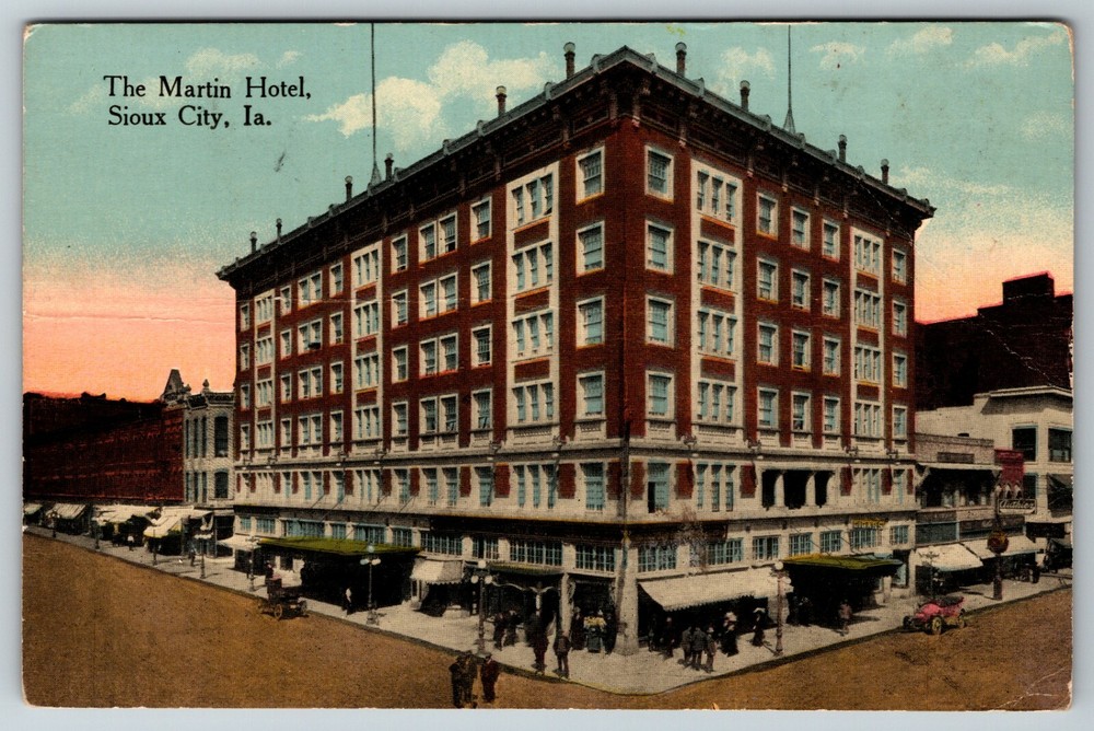 The Martin Hotel Sioux City Iowa  Postcard P-1