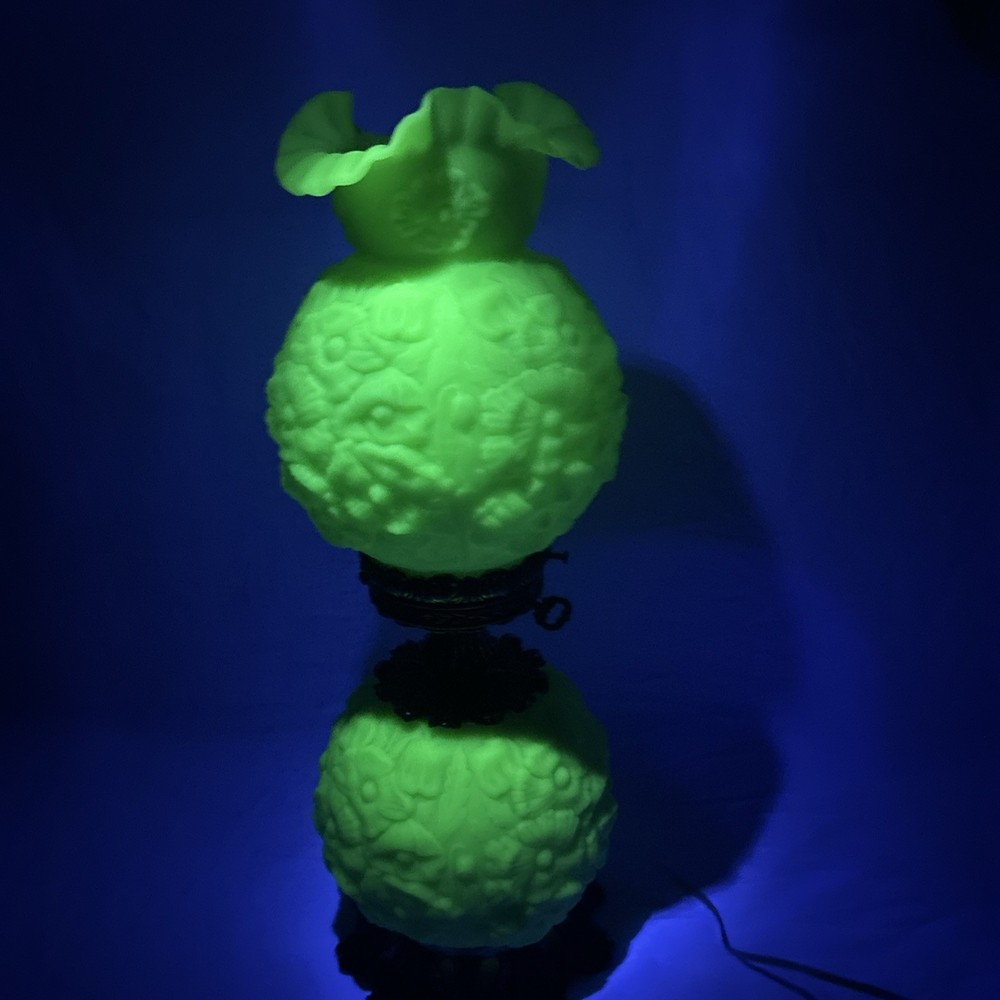 Vintage Fenton Lime Poppy Custard Uranium Glass 3 Way Lamp Excellent Condition