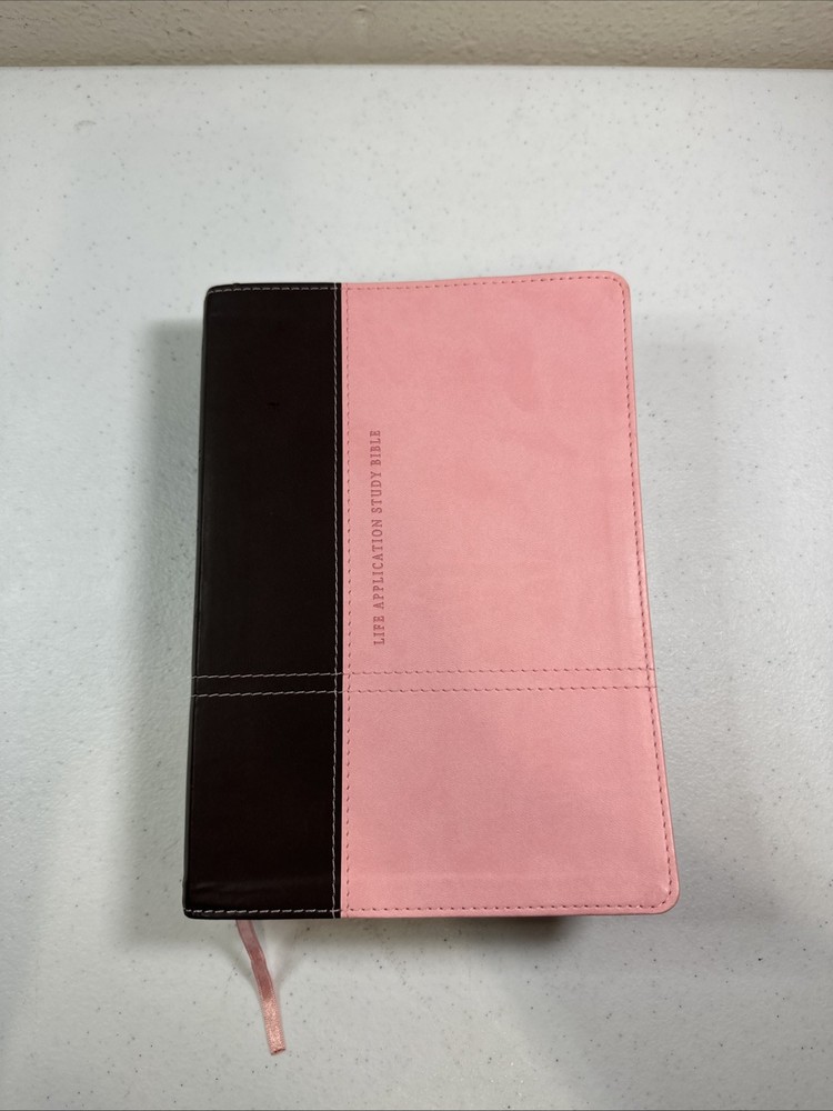 Life Application by Tyndale House Publishers Staff (2011, Imitation Leather)