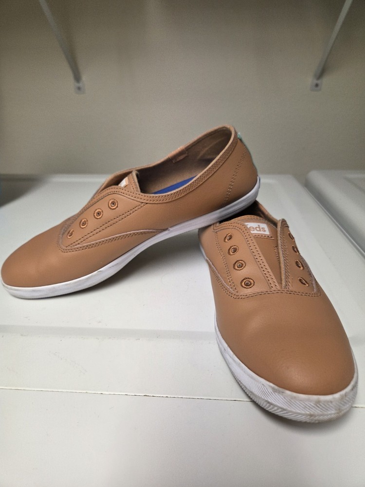 Keds SZ 8 Chillax Slip On Shoes Womens  Leather  Casual.