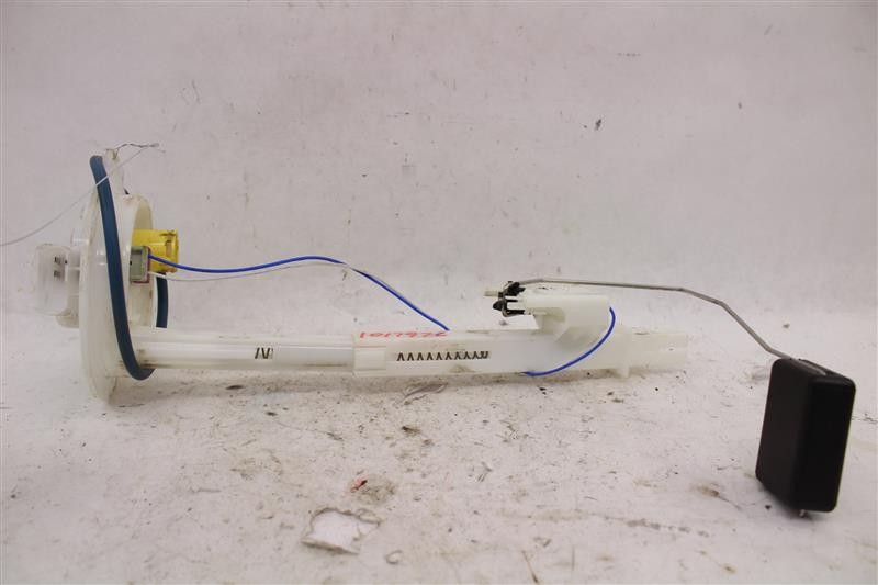 Used Fuel Pump fits: 2010 Gmc Terrain Pump Assembly tank mounted 2.4L auxiliary