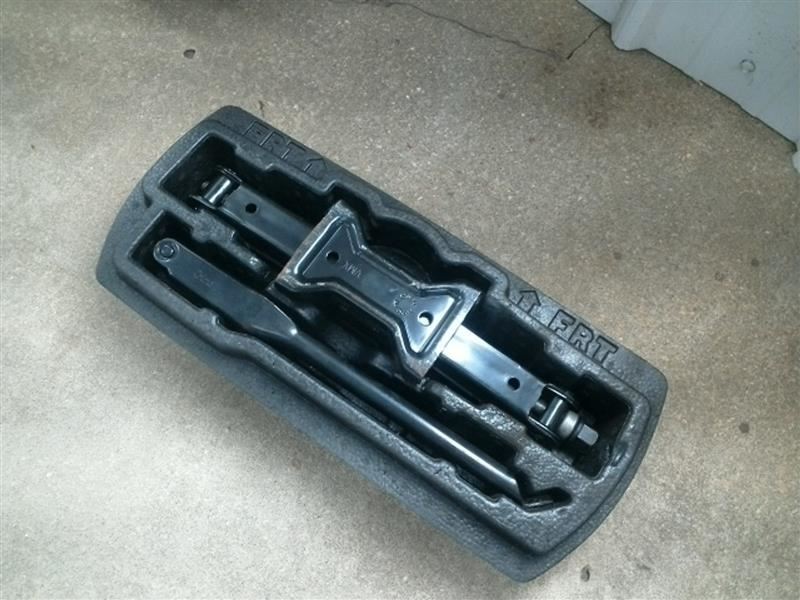 MAXIMA    2016 Jack 104692156 NO FOAM TRAY NO SPARE TIRE