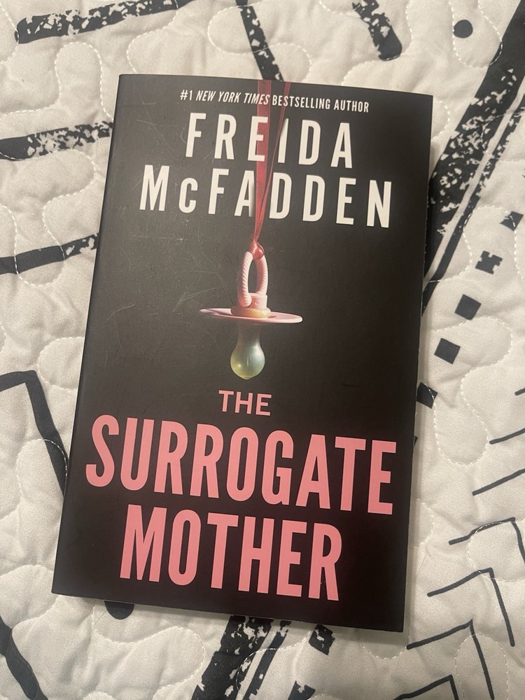 The Surrogate Mother by Freida McFadden Paperback Sourcebooks Thriller