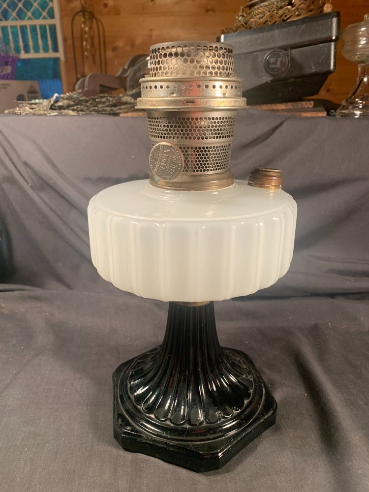 ALADDIN White Font Black Foot Corinthian Table Lamp Model B-124 B Burner c1935