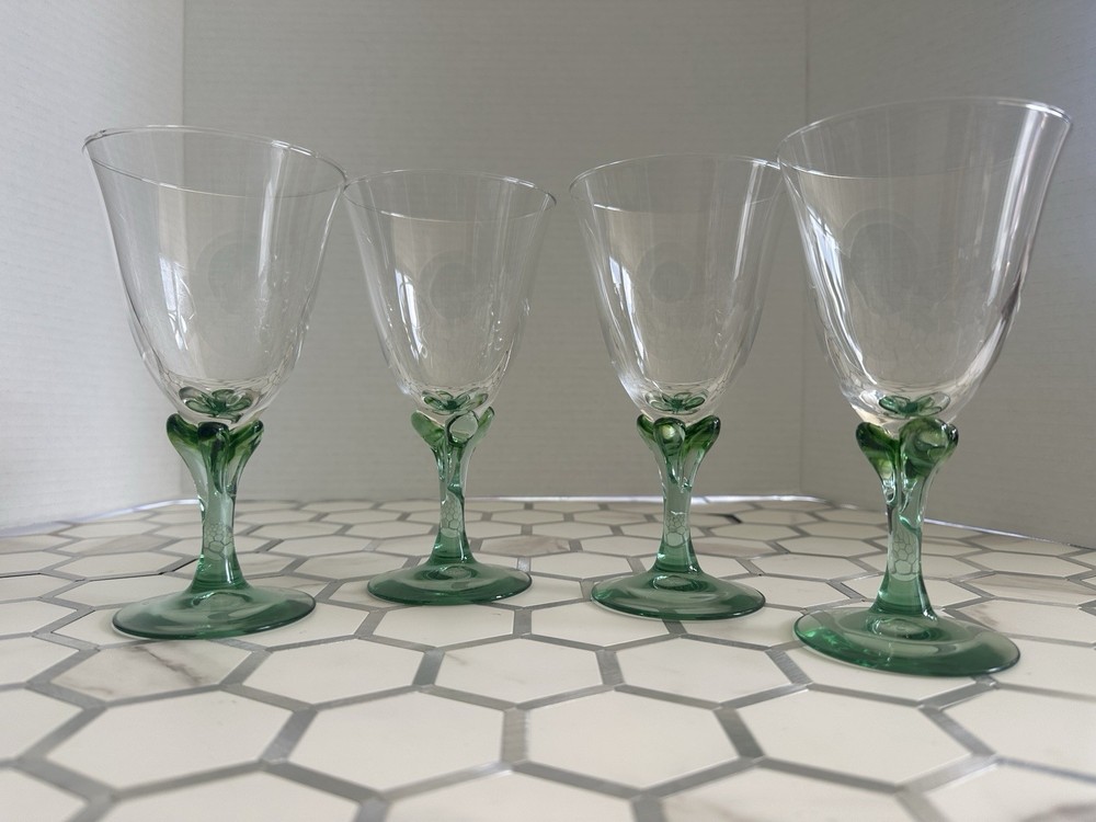 Set Of 4 ARC France Wine Glasses With Green/White Flower Stem