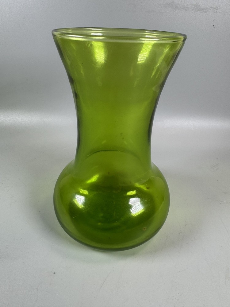 Vintage Green Hand Blown Glass Vase 5” Mid-Century Modern Art Glass