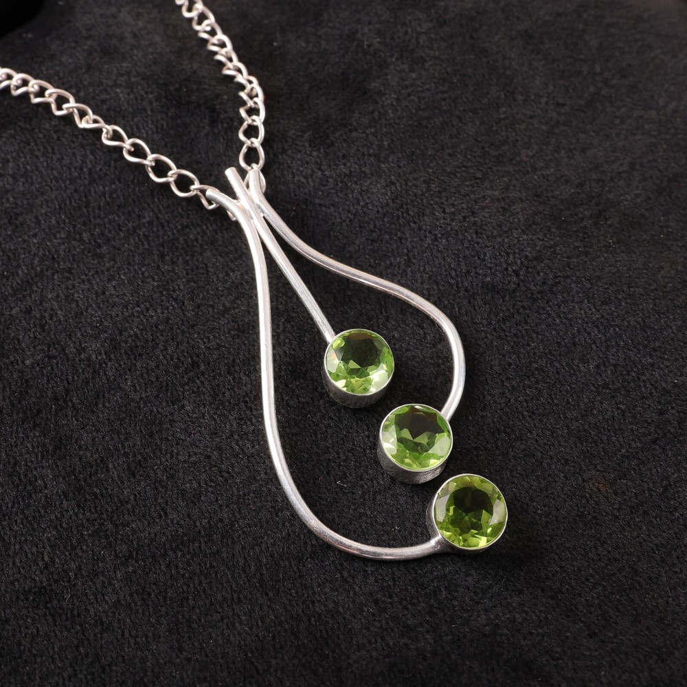 Peridot Gemstone Jewelry 925 Sterling Silver Handmade Dainty Pendant 2.2