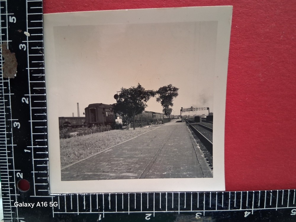 New York Central Railroad Commuter Train Photo Leaving Englewood Union Chicago