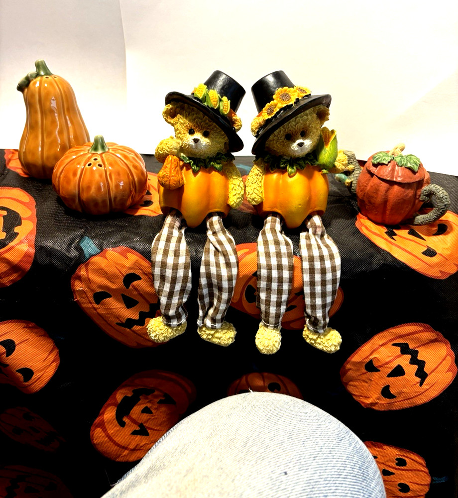 vintage halloween decorations lot used Very Cute With S And P Shakers For Table