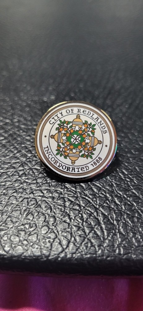 Seal of the City of Redlands, California Enamel Tie Tac Pin New Old Stock Beauti