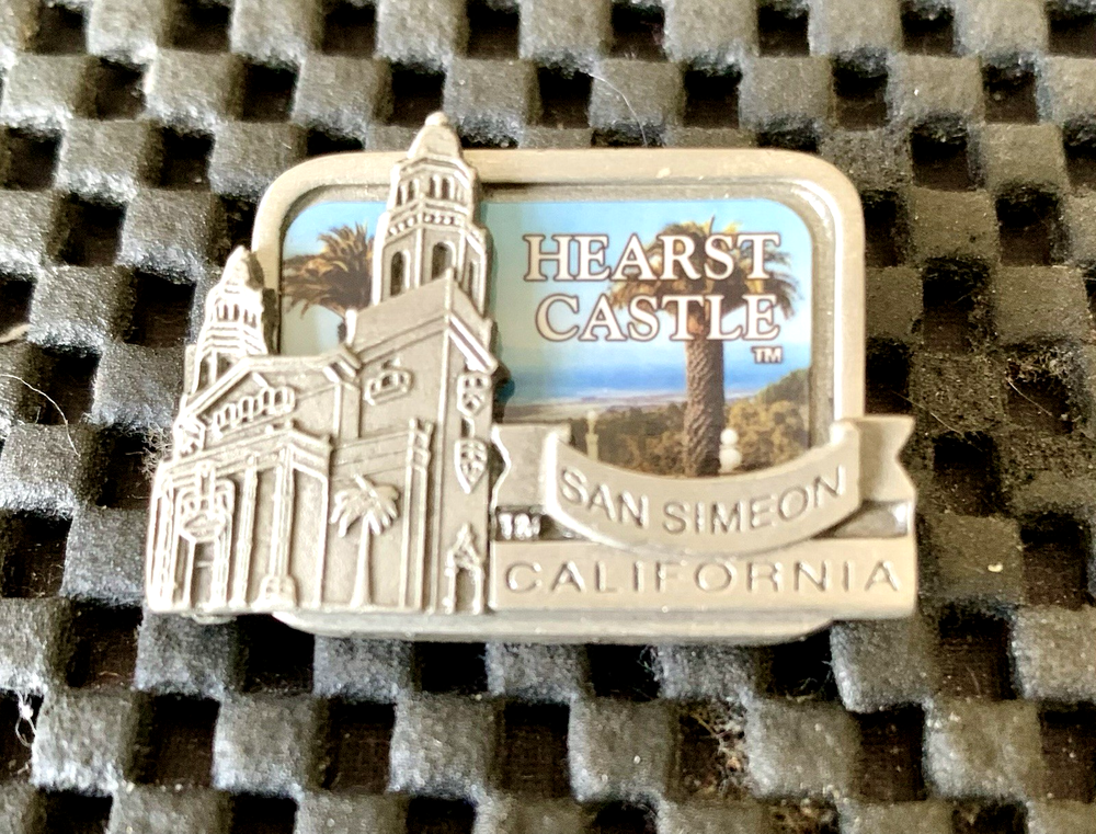 HEARST CASTLE SAN SIMEON VINTAGE COLLECTORS PEWTER & PHOTO PIN 1 1/4