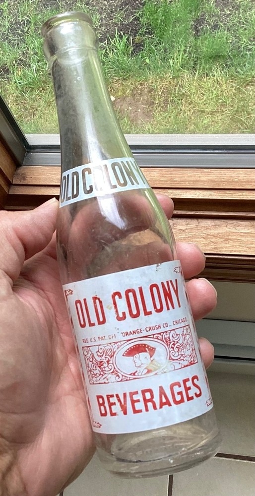 Allentown PA Soda Bottle Old Colony Beverages 8 Oz ACL Painted Label 1950s.