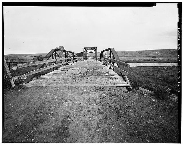 3. VIEW LOOKING WEST TOWARD EAST PORTAL - Green River Bridge, Spanning Green