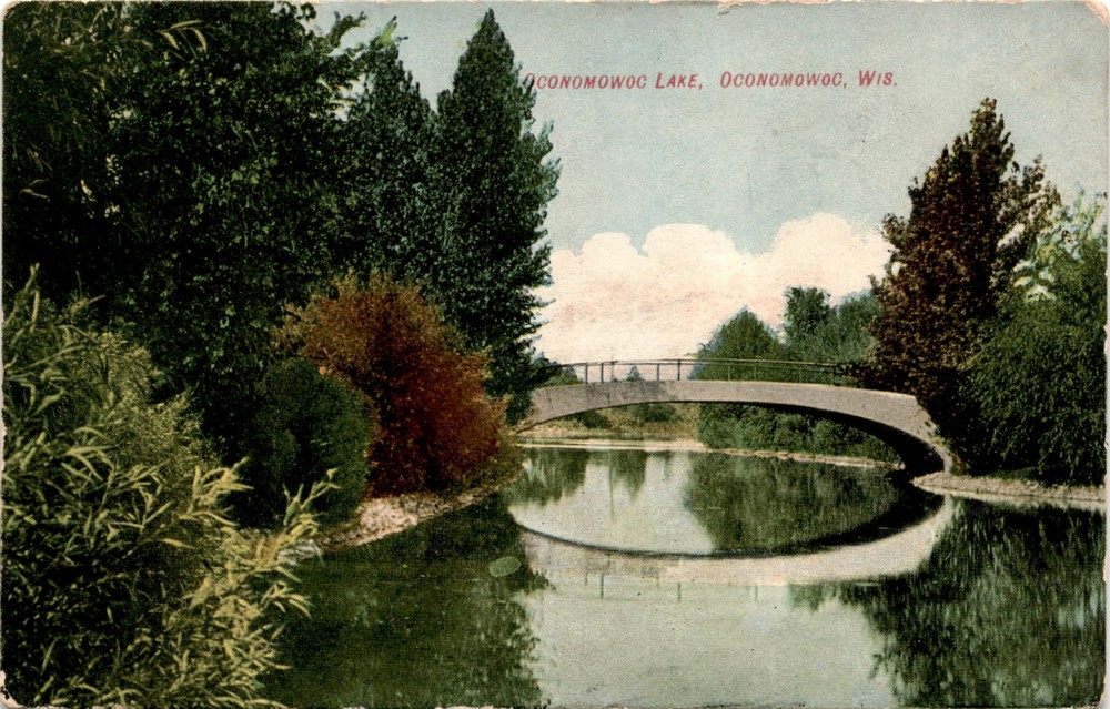 OCONOMOWOC LAKE, OCONOMOWOC, Wis, DOMESTIC, Postcard