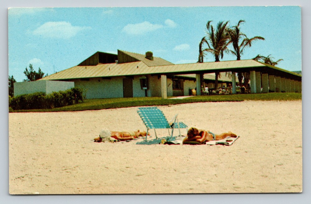 Sun Bathing At LIDO BEACH Facility SARASOTA Florida FL VINTAGE Postcard