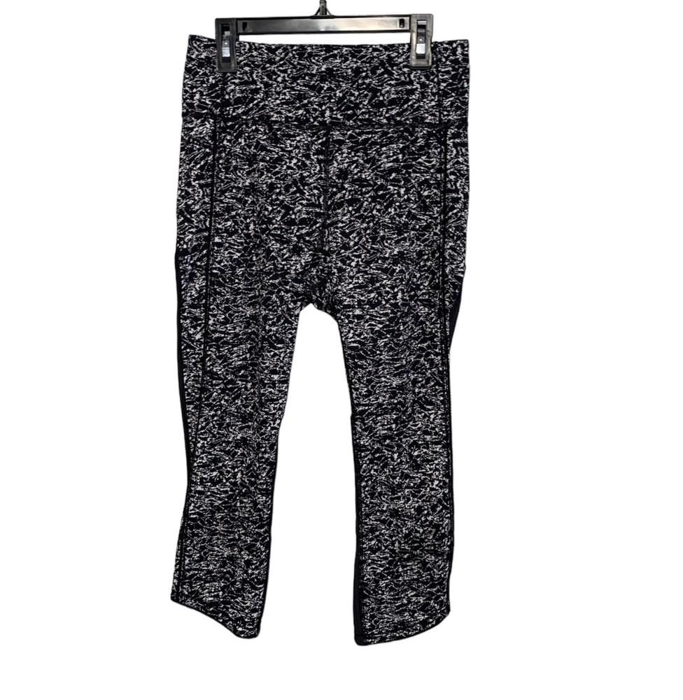 Lululemon Women's Black and White Leggings Size 6