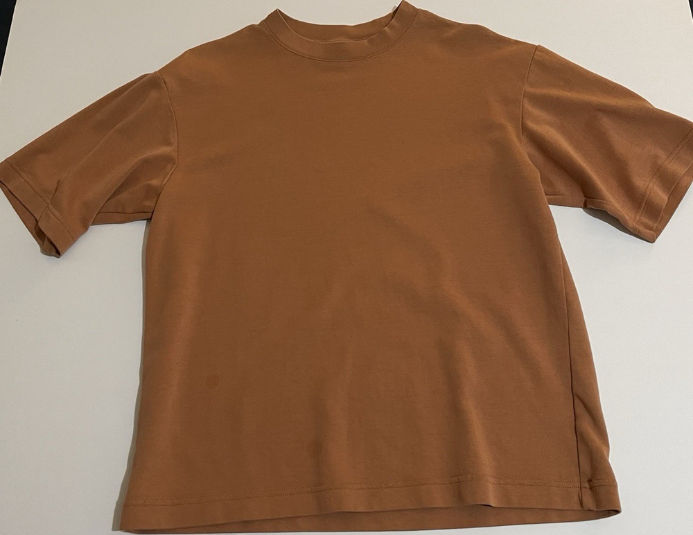 Uniqlo U Men's Brown Solid Crew Neck Short Sleeve T-Shirt Size S