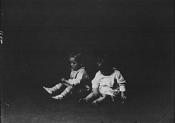 Photo:Mitchell, W.C., Mrs., children of, portrait photograph