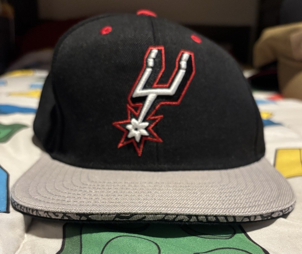 San Antonio Spurs Mitchell and Ness Snapback Hat