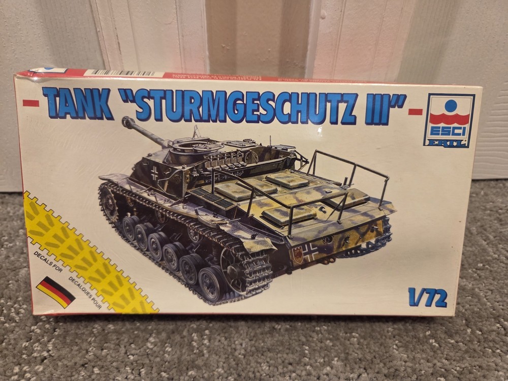 ESCI Ertl Sturmgeschutz III, 1/72 Scale Model Kit No 8328 - SEALED