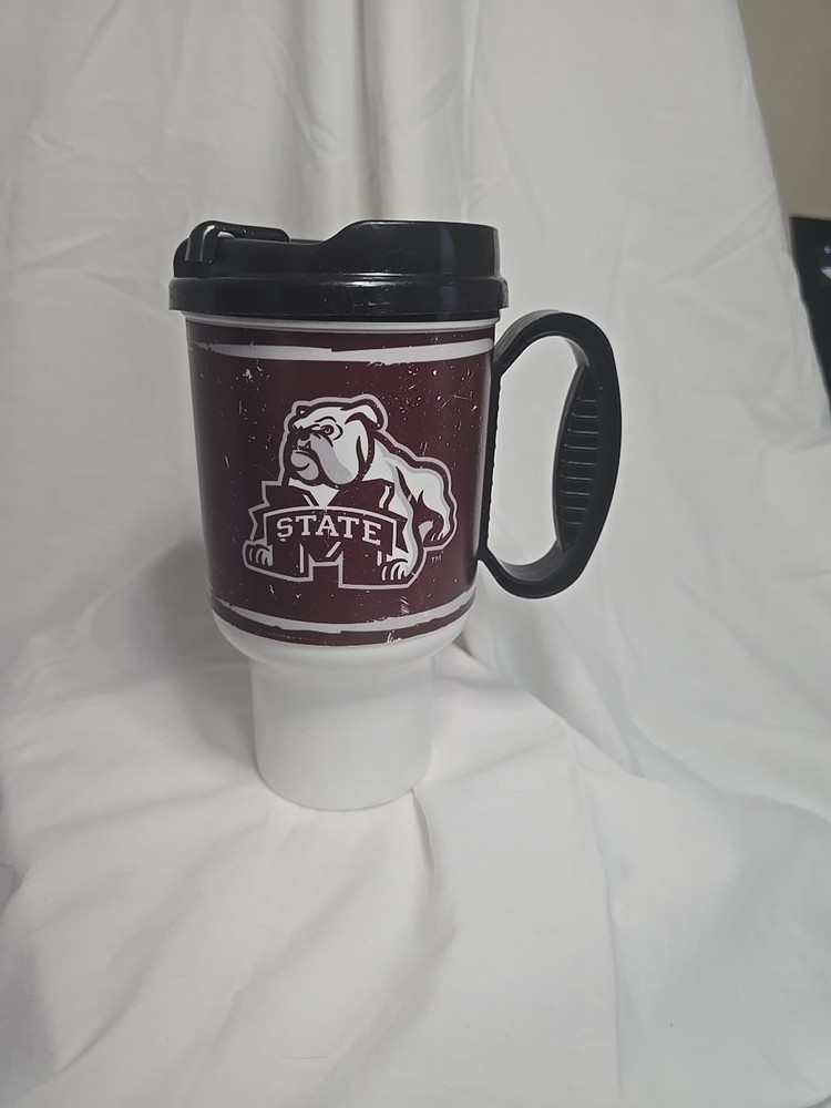Vintage Minnesota-Duluth Bulldogs Travel Mug for Fans