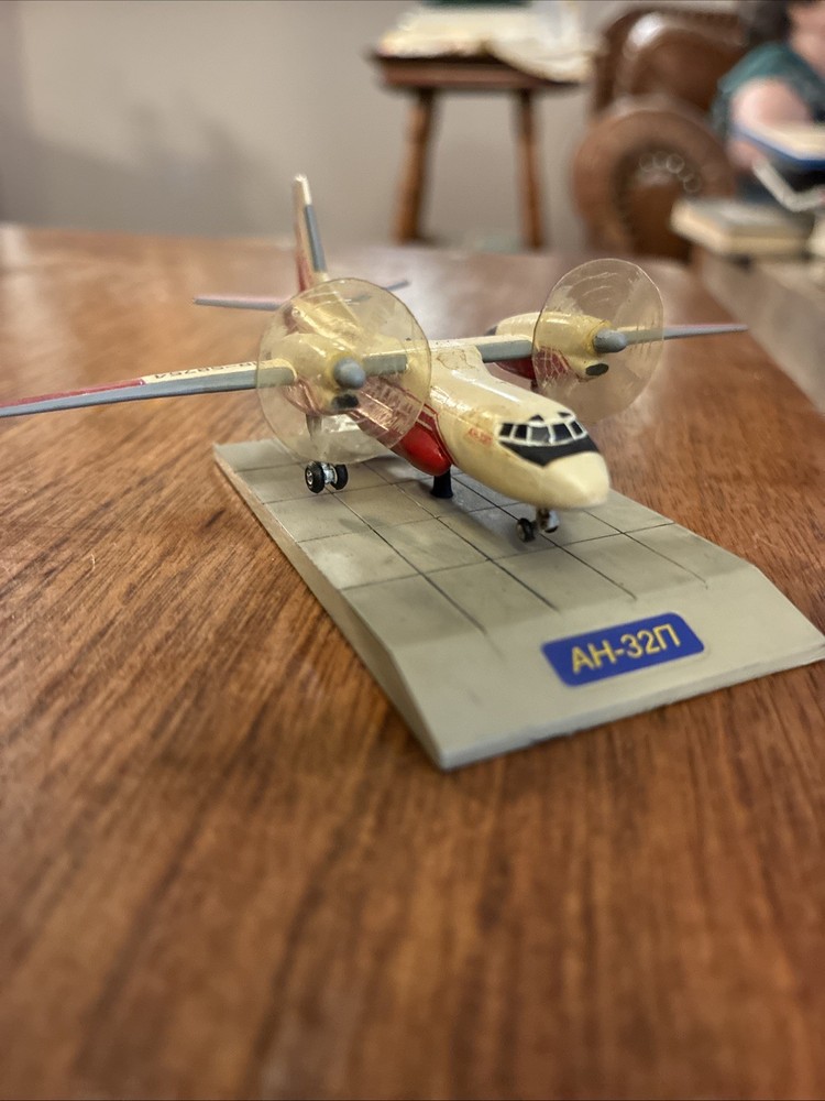 Vintage Soviet Russian Antonov An-32 Aircraft Built Plastic Model 1/260