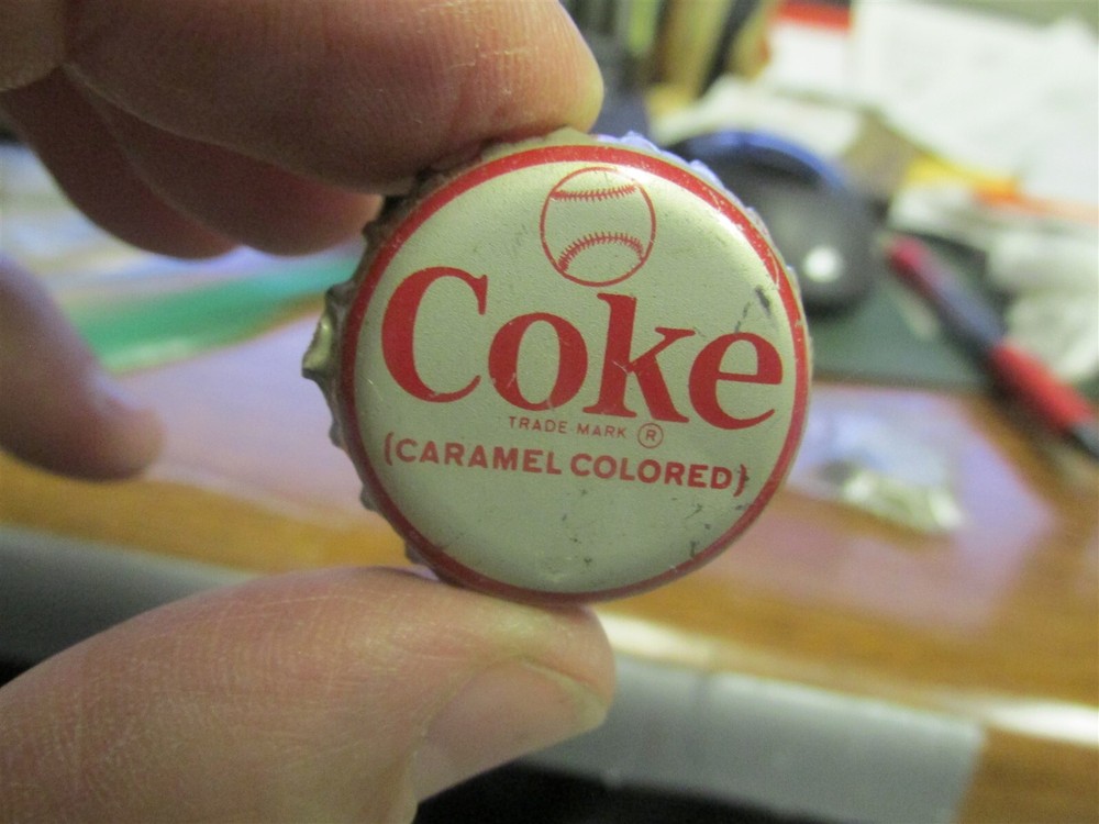 Lansing, Mich. Coca Cola Coke BASEBALL:  pop crown cap bottle