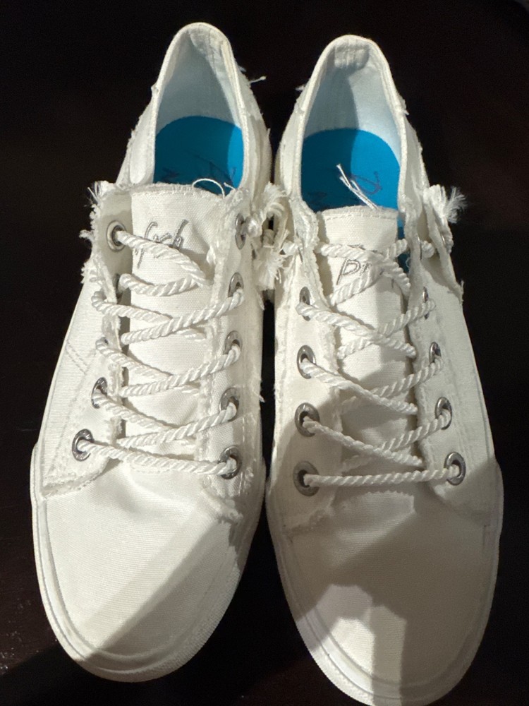 Blowfish Malibu Womens size 7 shoe white canvas slip ons