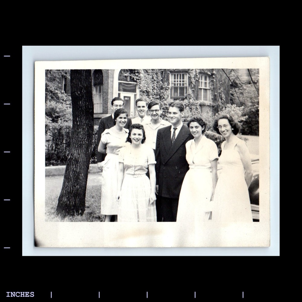 Old Vintage Photo GROUP PORTRAIT MEN AND WOMEN