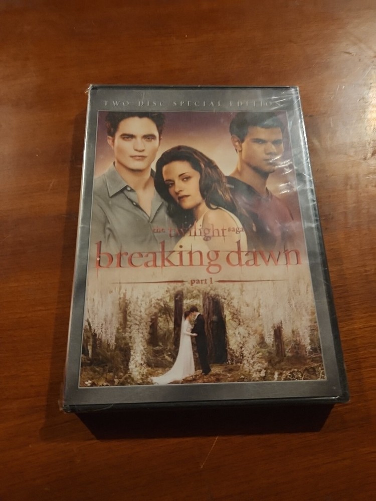 The Twilight Saga: Breaking Dawn, Part 1 (Bella's Wedding Dress Edition)...