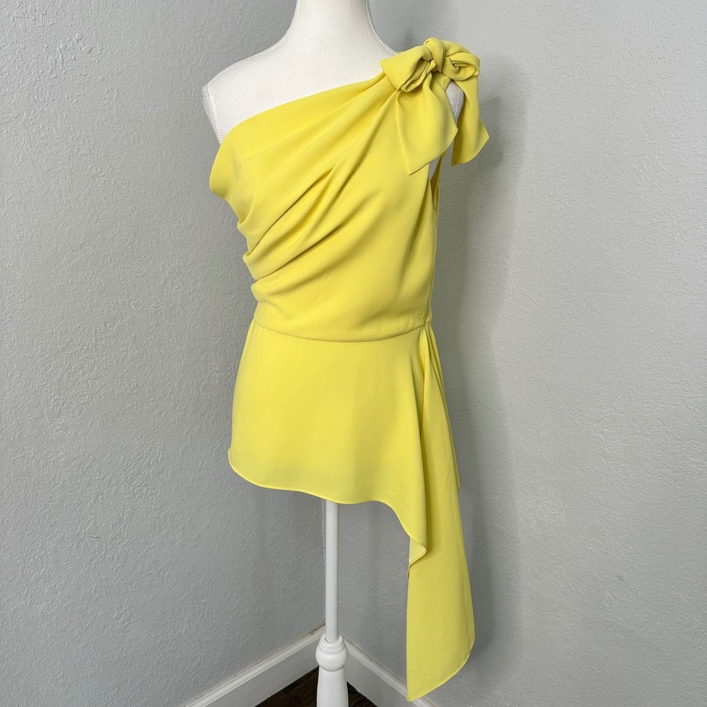Bcbg Max Azria yellow one shoulder Draped Top size small