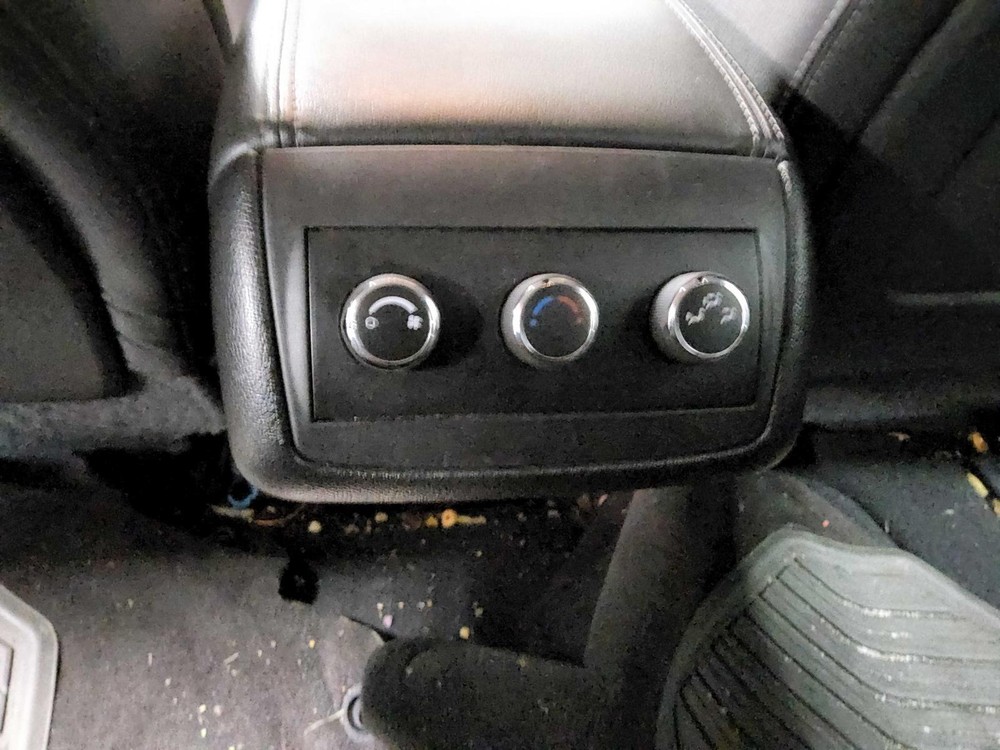 Used A/C Selector Switch fits: 2016 Chevrolet Traverse roof mounted Grade A-image