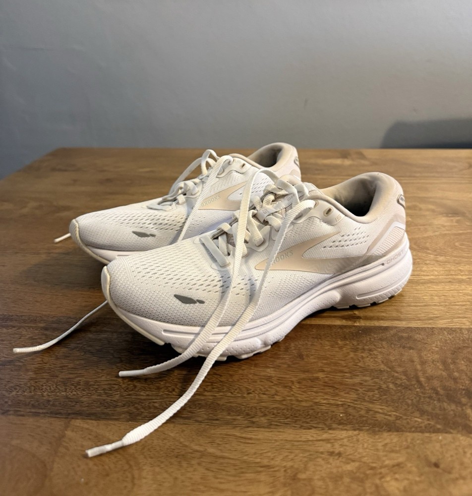 Women’s Brooks Ghost White Mesh Running Shoes, Size 7.5