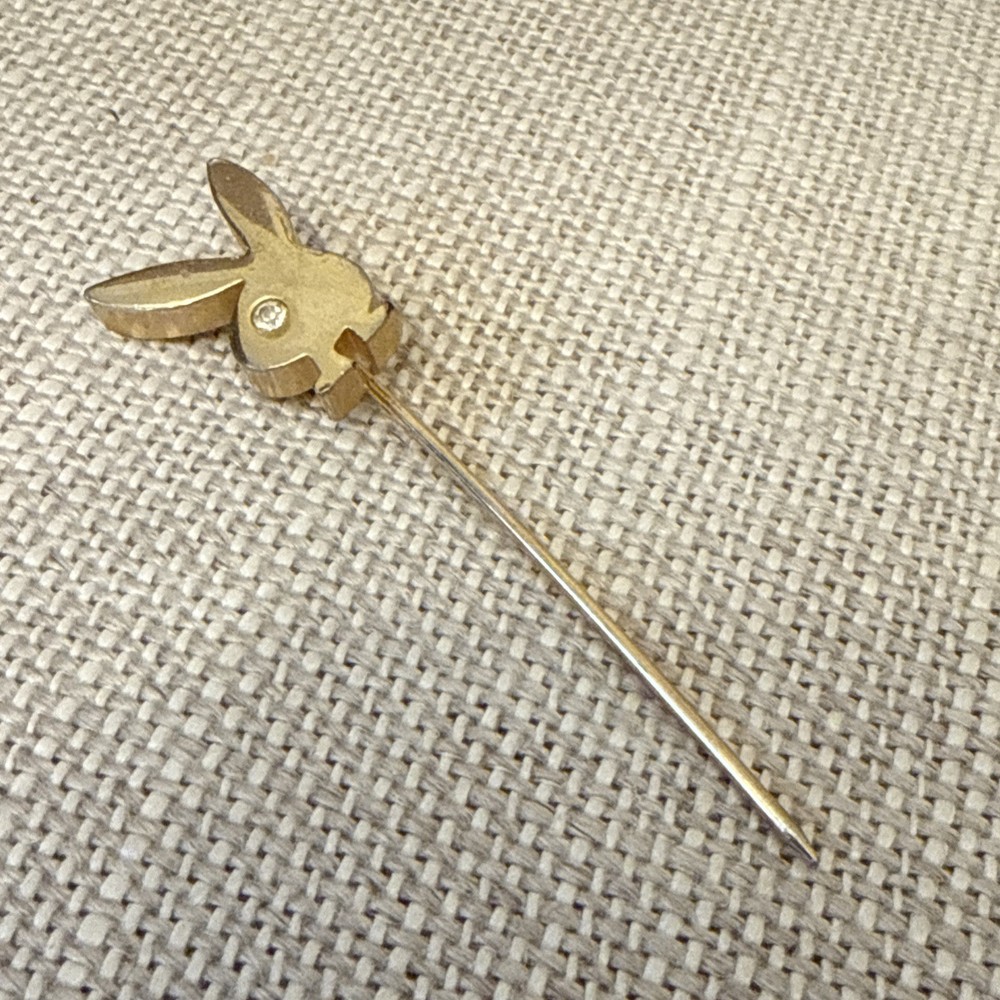 Vintage Gold Tone Lapel Hat Pin Playboy Bunny Rhinestone Eye Scarf Brooch