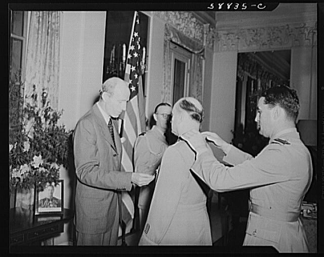 Photo:Washington DC 1930s Medal Award Ceremony Army Officers Flag