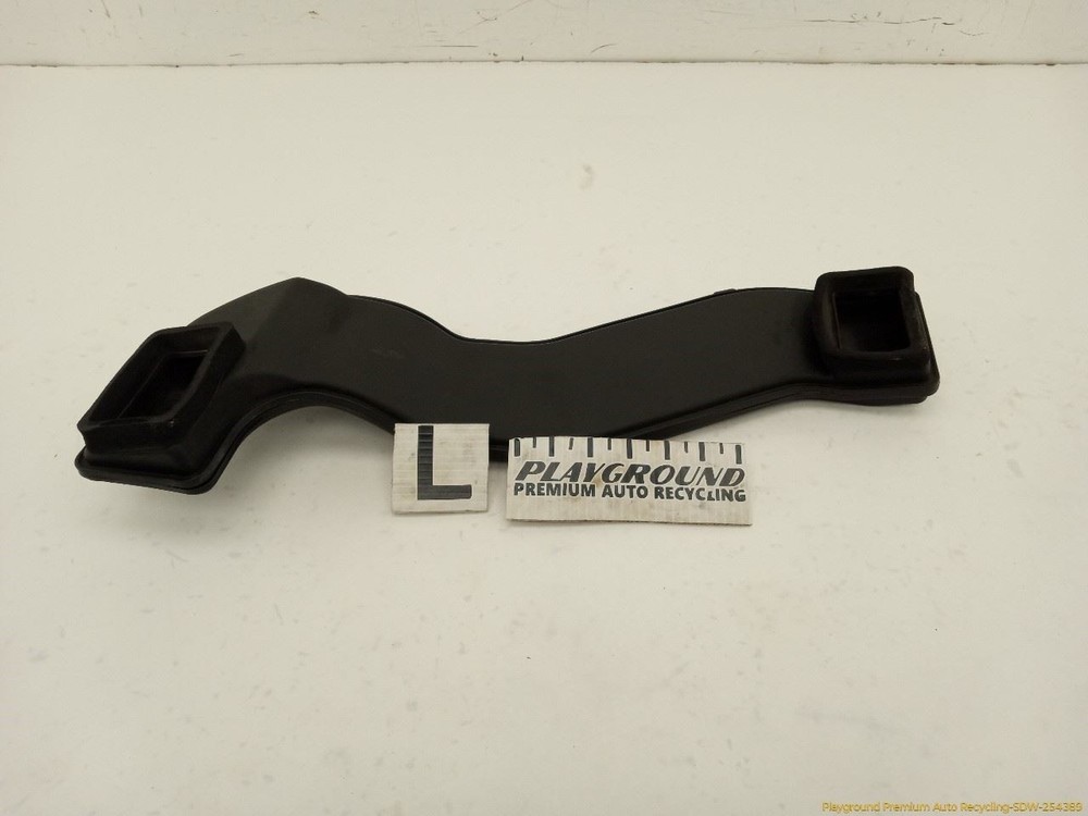 Volvo C30 2.5L 5-Cylinder Hood Air Intake Duct 2007-2013