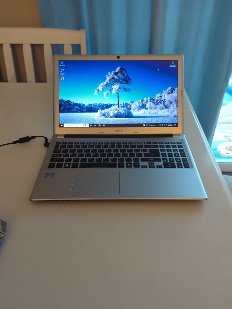 Acer Aspire V5 15.6in Laptop Intel i3 6GB RAM 224GB SSD Windows 10-image