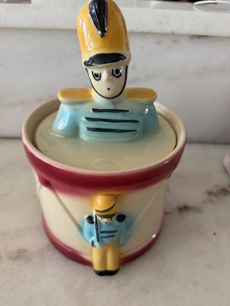 Vintage Shawnee Drum Major Cookie Jar  1940's  USA 10
