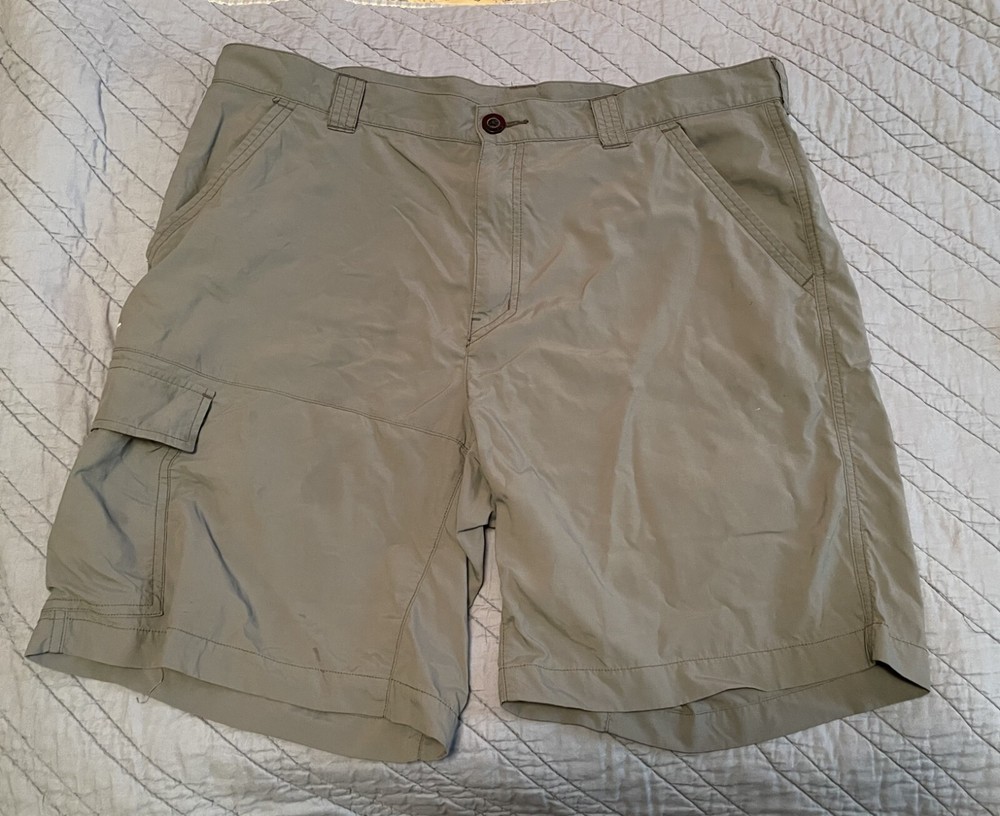 Columbia Cargo Shorts Mens 38w 9L Omni-Shade Khaki/Gray Stain