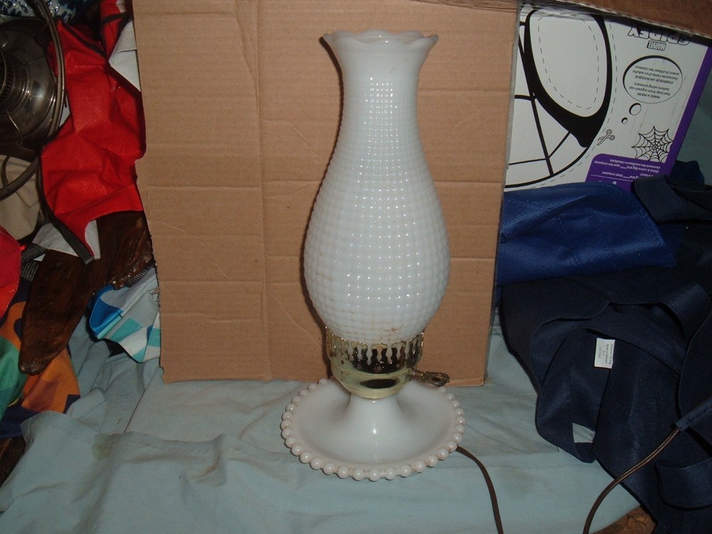 Vintage Fenton Hobnail Milk Glass Electric Lamp Works 13