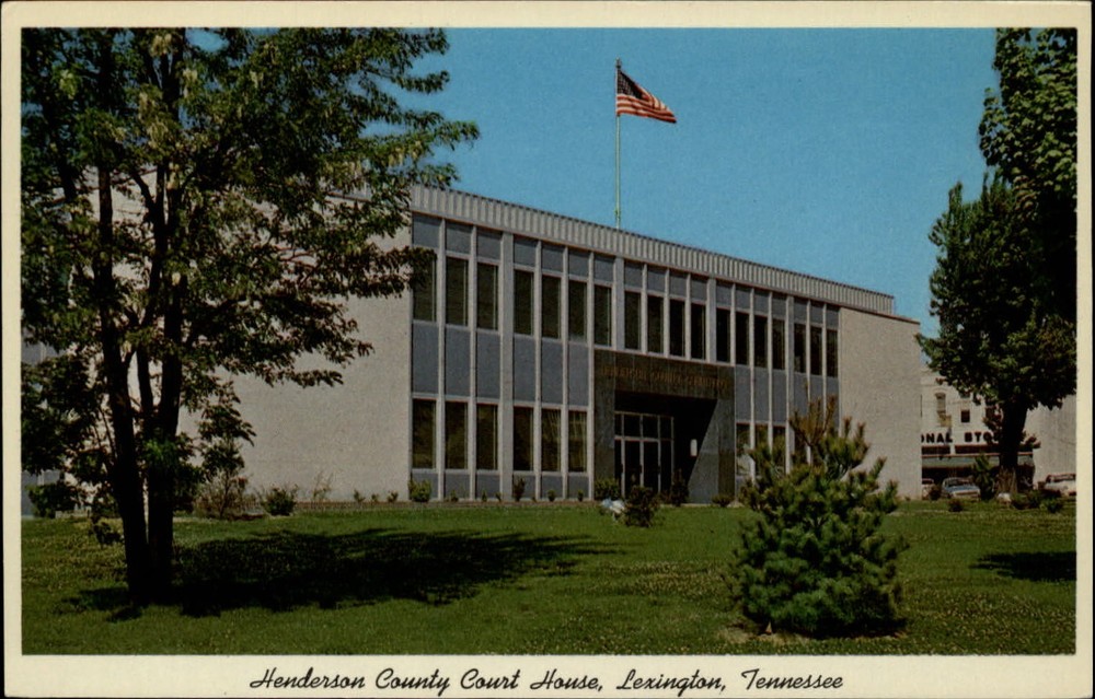 Lexington Tennessee Henderson Co Court House American flag vintage postcard
