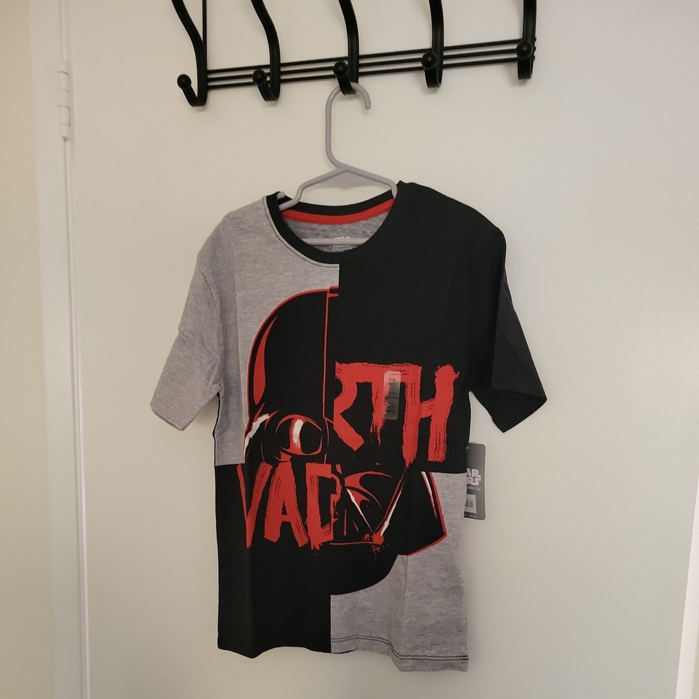 NWT Kids Star Wars Darth Vader (Red, Gray and Black) T-shirt - Size 7/8